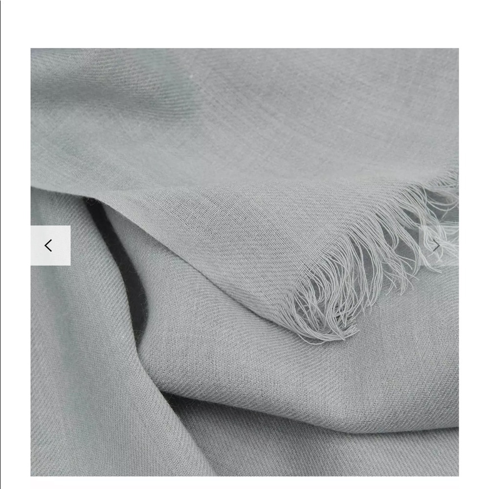 Reiss celeste scarf NWT frost color